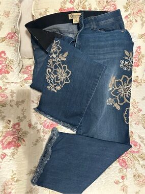 Democracy Navy Blue Embroidered Cropped Ankle Jeans